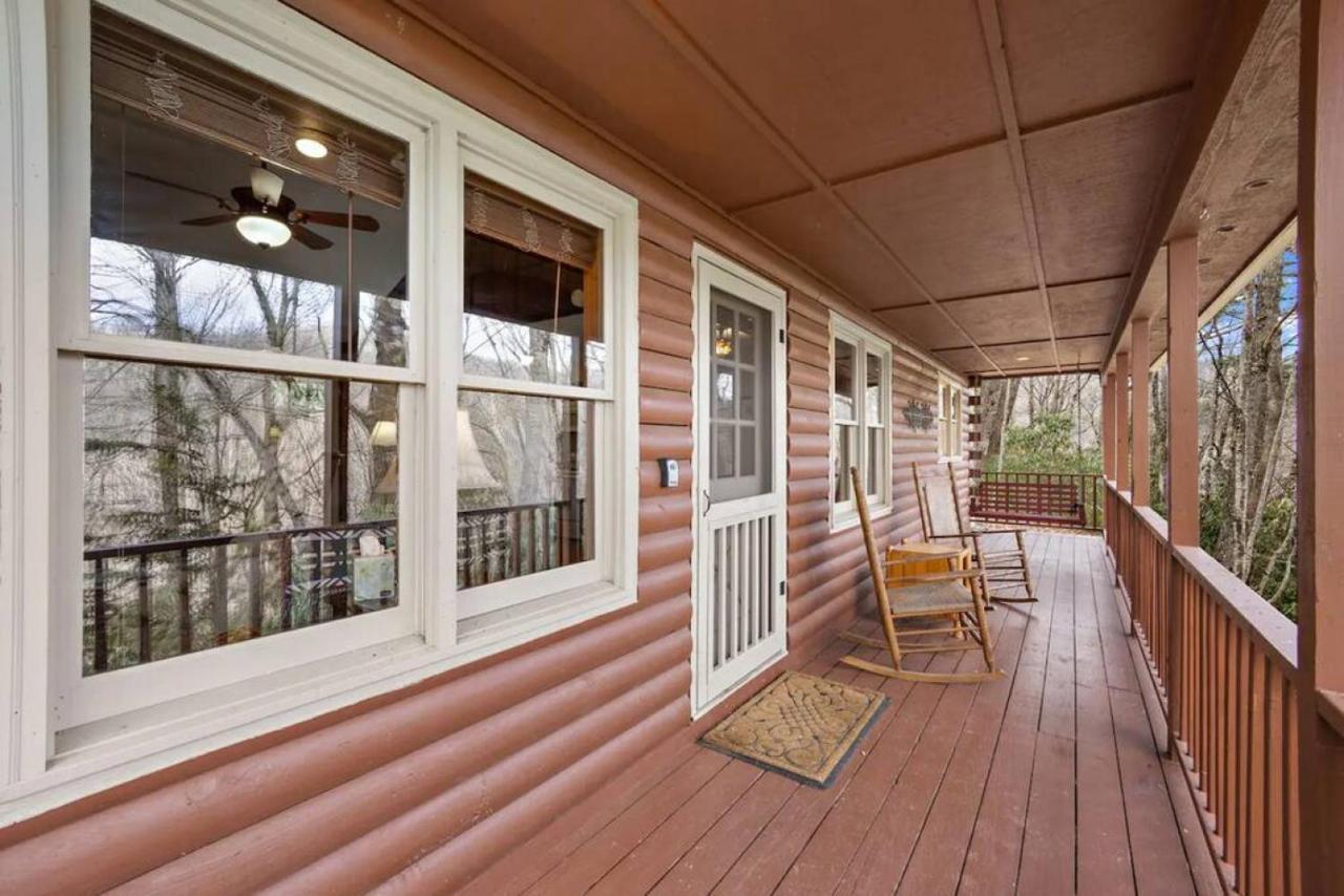 Log Cabin On Peaceful River 블로잉 롹 외부 사진