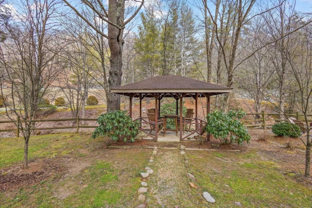 Log Cabin On Peaceful River 블로잉 롹 외부 사진
